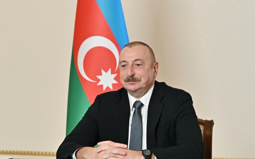 Makron Prezident İlham Əliyevi təbrik edib