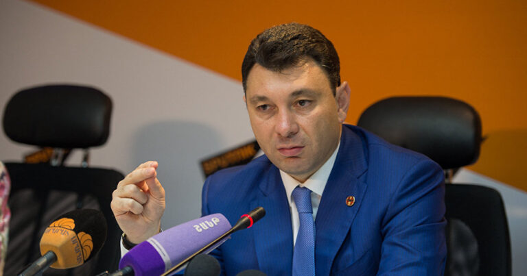 “Rusiyanın uğursuzluğuna görə Türkiyə ordusu İrəvana daxil olacaq” – Şarmazanov XƏBƏRDARLIQ ETDİ