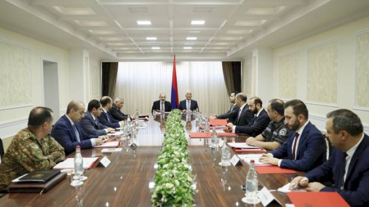 Paşinyan Təhlükəsizlik Şurasının iclasını keçirdi