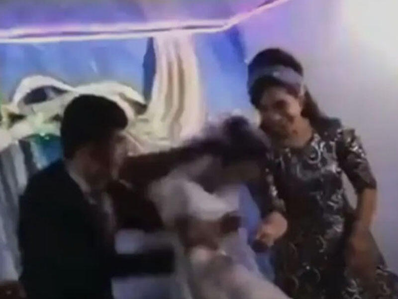 Toyda gəlinə qapaz vuran bəyə cinayət işi açıldı - Məşhur VİDEO