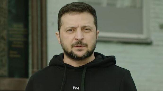 Zelenski məşhur futbolçuları qara siyahıya saldı