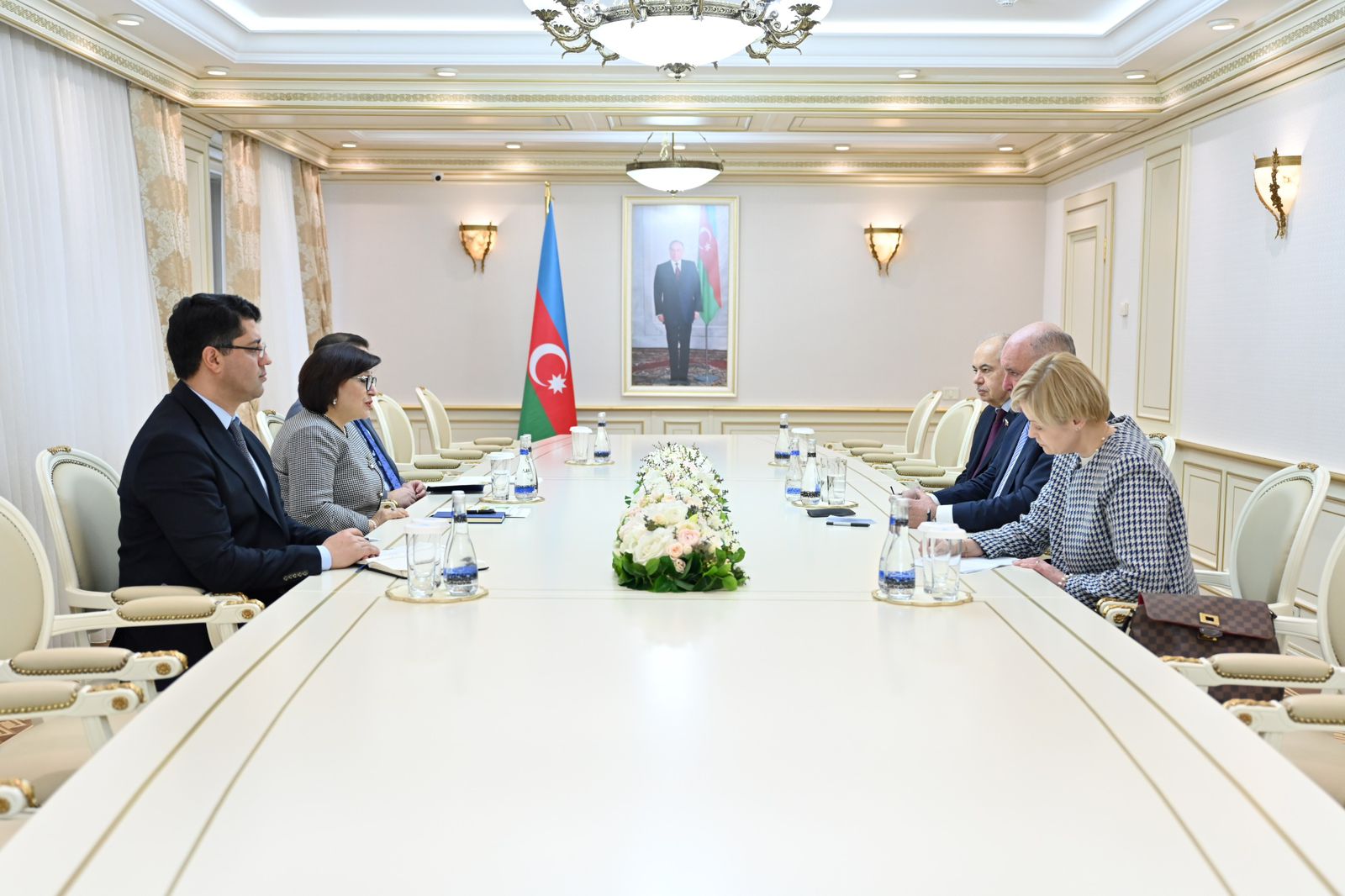 Sahibə Qafarova seçkiləri müşahidə etmək üçün səfərdə olan Rusiya və Belarus nümayəndə heyətləri ilə görüş keçirib