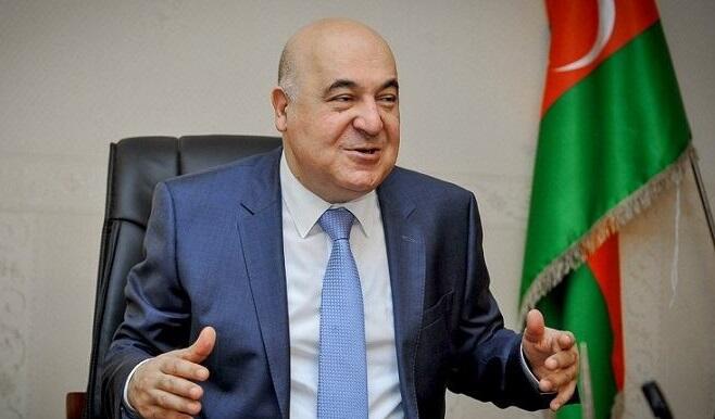 Abdullayev ölkəni tərk etmək istəyir: “Axmaqlar” yazsam...