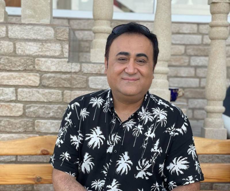 Elgizdən ŞOK AÇIQLAMA: "Qızlar çırıl-çılpaq dərsə gəlirdi"