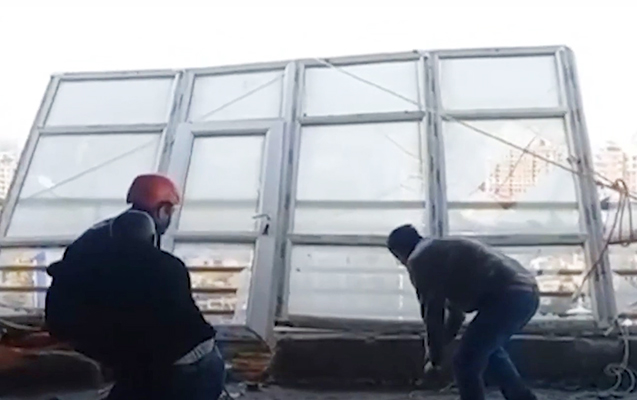 Bakıda güclü küləyin fəsadları - Video