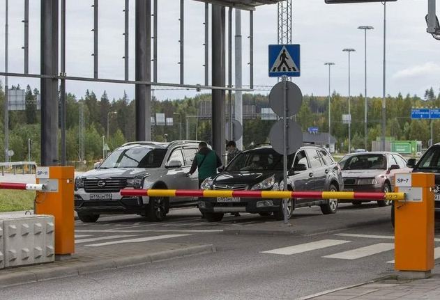 Rusiyalıların Avropaya cəmi bir yolu qaldı – Finlandiya da Rusiya ilə quru sərhədini bağlayır