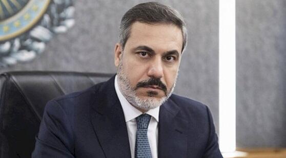 Hakan Fidan yerdəki bayrağı götürdü - Video