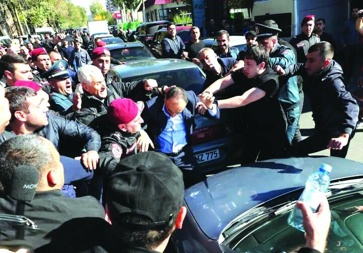 Samvelin arzusu, Sarkisyanın fırıldağı: İrəvanda nəyin davası gedir?