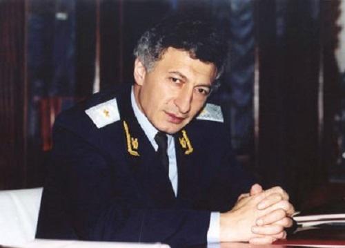 İsmət Qayıbovun oğlu: Cinayət işi yenidən açılsın!