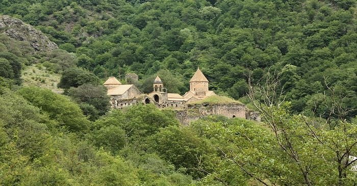 Kəlbəcərə qanunsuz keçmək istədi, polisə yaxalandı