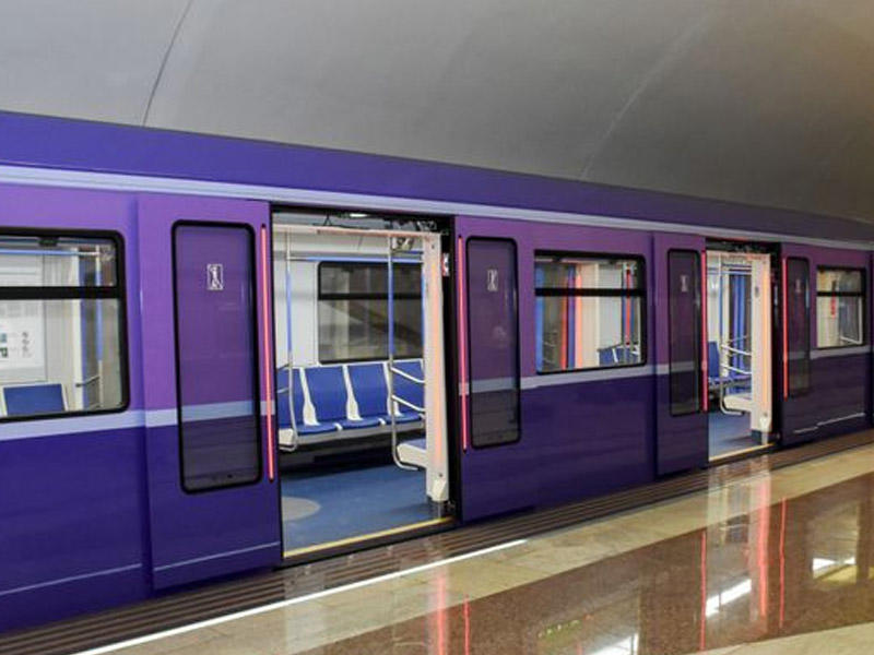 Metroda DAVA: müəllim döyüldü, sonra...