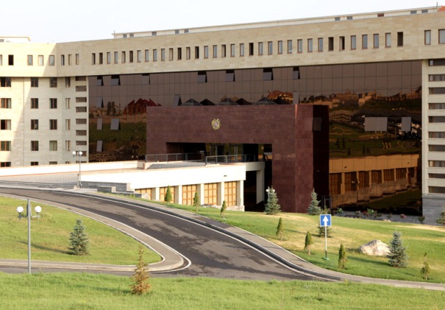 İrəvan Moskvadan 400 milyon dollar tələb edir?