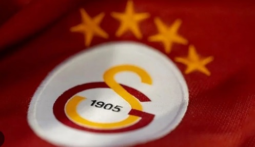 "Qalatasaray" orta xəttə məşhur futbolçu transfer edir