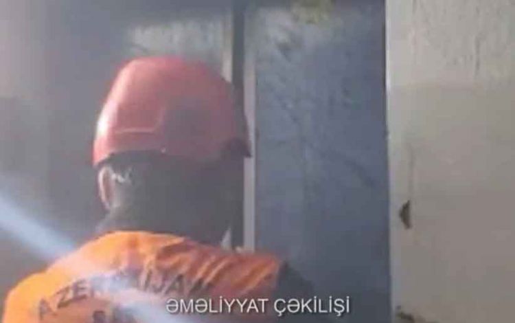 Binanın liftində nasazlıq oldu, 5 nəfər köməksiz qaldı - VİDEO