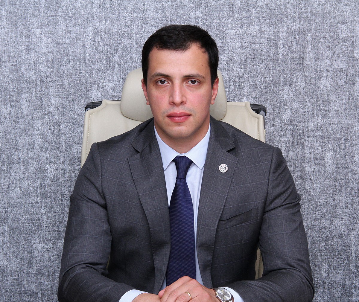 Vəkil: "Səbail Rayon İcra Şöbəsinin rəisi məhkəmə qərarının icrasına maneə yaradır"