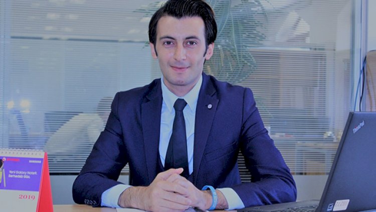 Yarım milyonluq mənimsəmədə ittiham olunan politoloqa 12 il cəza istənildi 