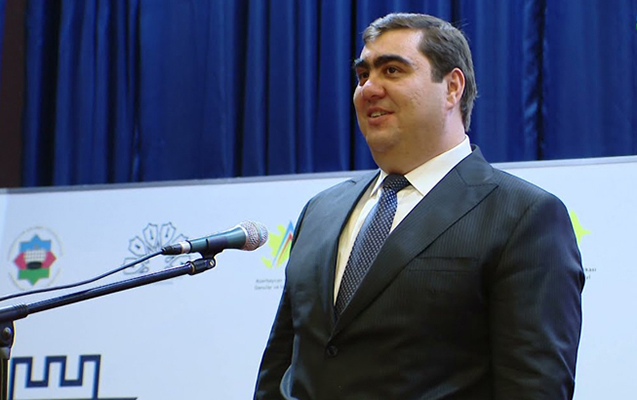Vasif Talıbovun oğlu yeni "Range Rover"i ilə Bakıda - VİDEO