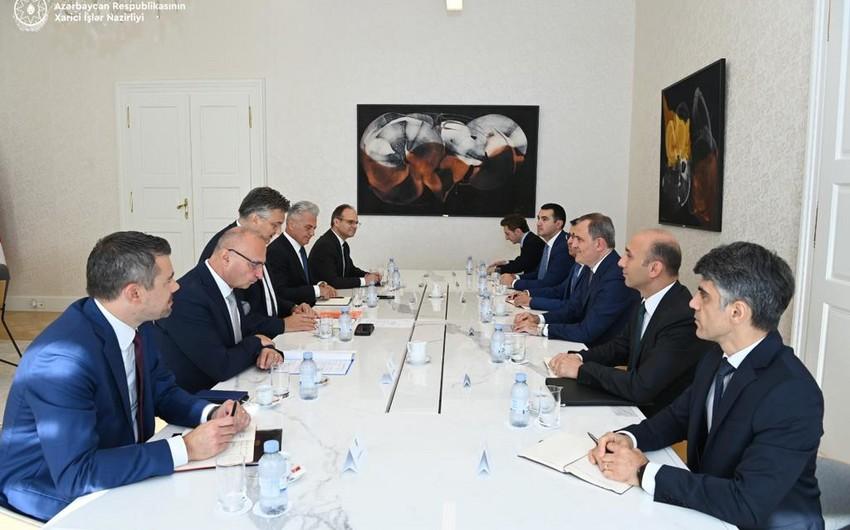 Ceyhun Bayramov Xorvatiyanın Baş naziri ilə ikitərəfli əlaqələri müzakirə edib