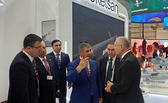 Zakir Həsənov BƏƏ-də beynəlxalq sərgidə - Foto