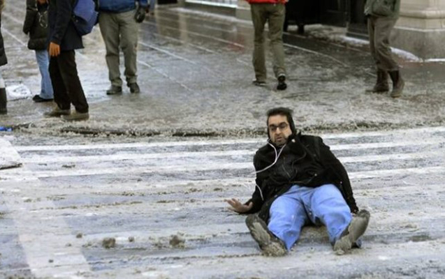 Qarlı hava 84 nəfəri xəstəxanalıq edib