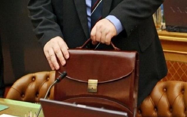 Korrupsiyaya görə tutulan vəzifəli şəxs azadlığa buraxıldı