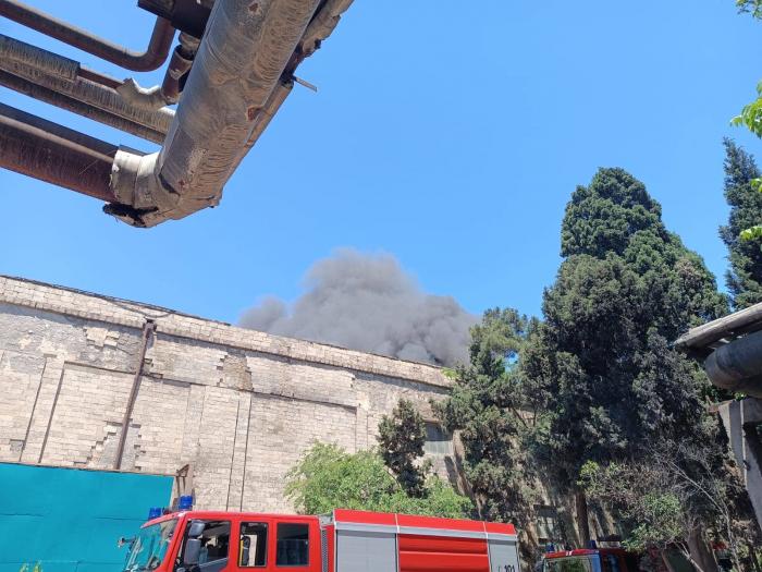 Bakıda güclü yanğın başladı