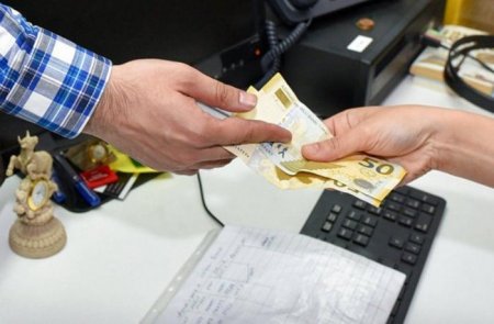 "Bizdən hər ay hərbiyə yardım adı ilə topladıqları pulları ciblərinə qoyurlar"