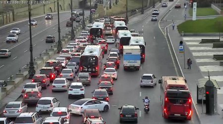 Məktəblər, universitetlər açıldıqdan sonra böyük tıxaclar olacaq - Qurumlar nə iş görür?