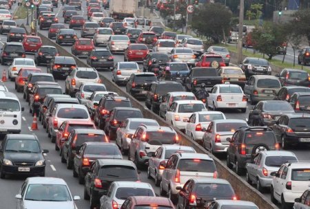 Bakıya tələbələrdən əvvəl gələn böyük tıxac: - Problemi necə həll edək?
