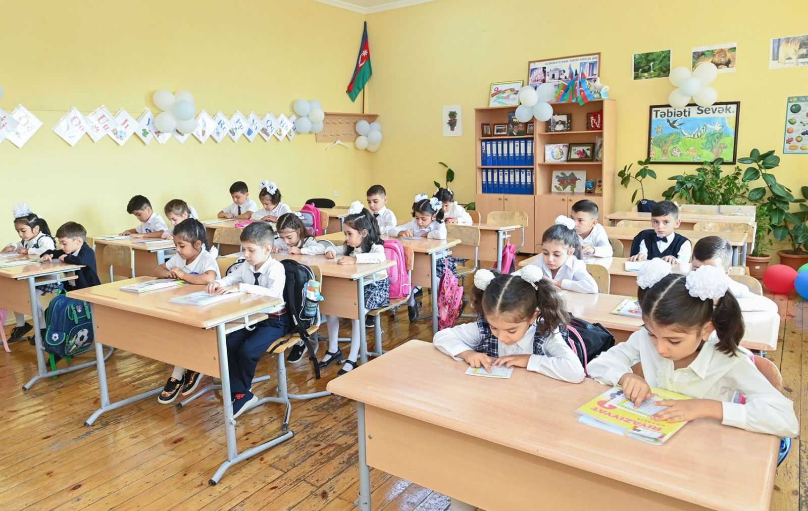 Daha bir məktəb direktorunun səsyazısı yayıldı - Araşdırma aparılır