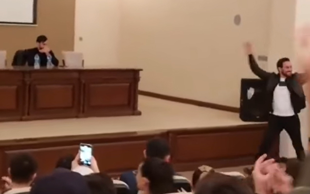 Bu universitetdə tiktokerlərin tələbələrlə görüşü tənqid olundu - VİDEO