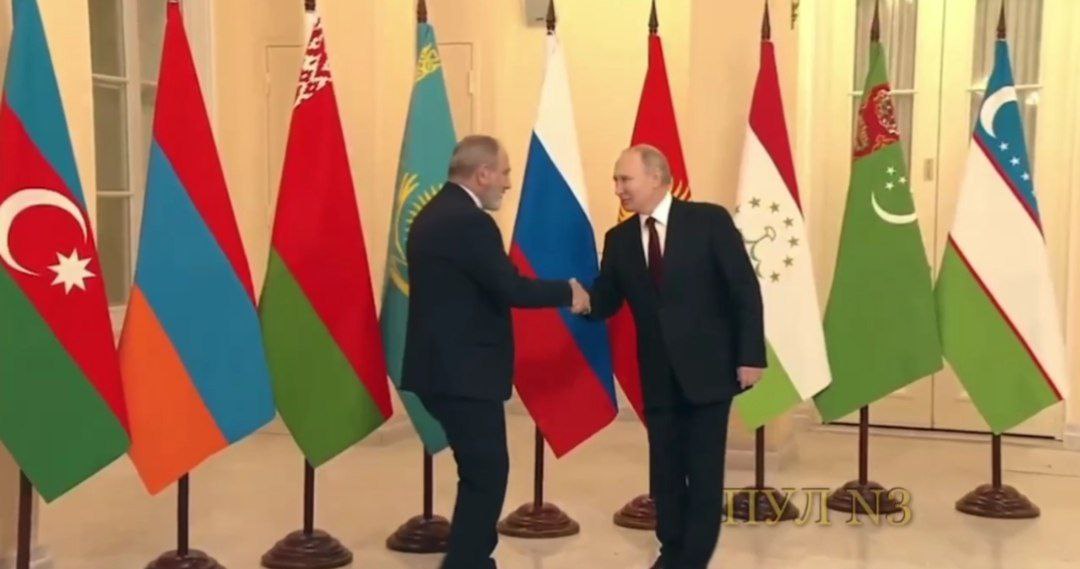 Putin Paşinyanı belə qarşıladı - VİDEO