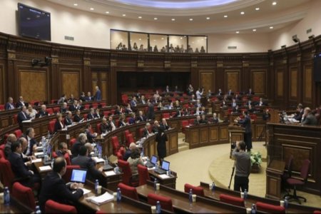 Ermənistan parlamenti Laçın yoluna görə Azərbaycanı ittiham edən bəyanat layihəsini qəbul etməyib