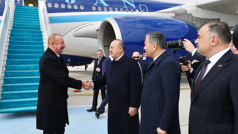 İlham Əliyev Türkiyəyə səfərə getdi (FOTOLAR)