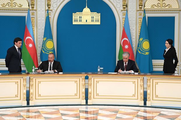 Azərbaycan və Qazaxıstan arasında sənədlər imzalanıb - FOTO