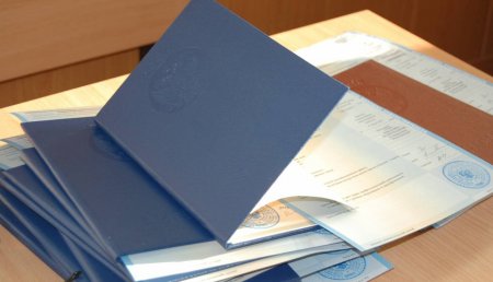 Qanun “olar”, aidiyyəti qurum “olmaz” DEYİR - Xaricdə distant təhsil alanların diplomları niyə tanınmır?