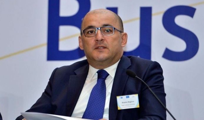 Gömrükdə narkotik yoxlaması: sədr istifadə edənləri QOVDU