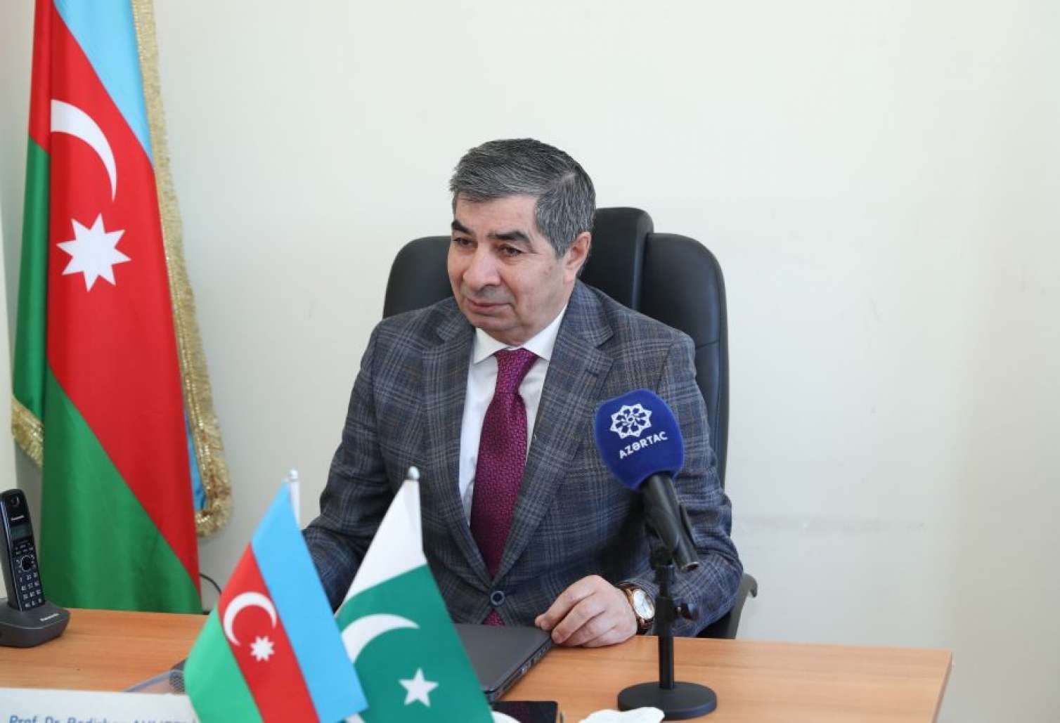 Kafedralar ləğv edilir, vacib fənn sıradan çıxarılır - Universitetlərə sərt tənqid