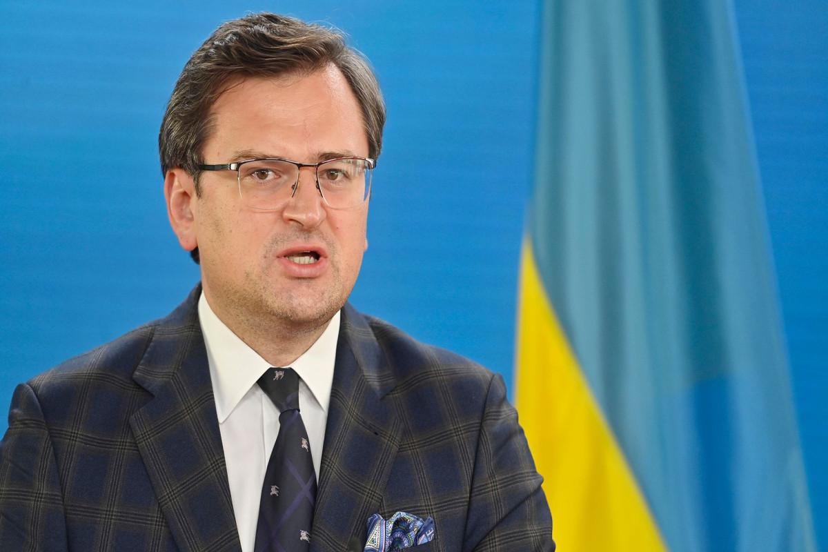 “Emmanuel Makronun mövqeyi iyrəncdir” - Kuleba