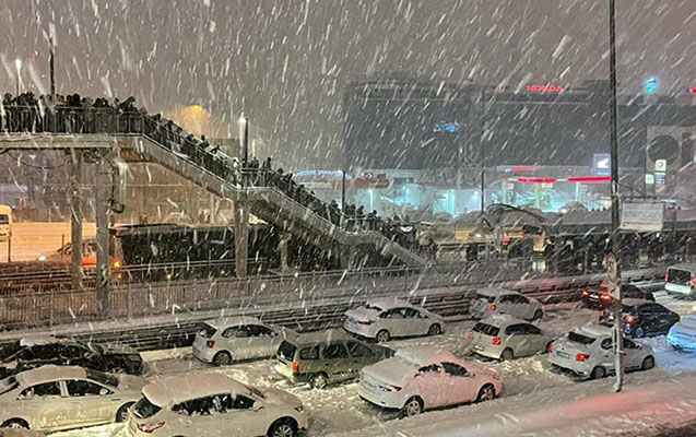 İstanbulda şəxsi avtomobillərin hərəkətinə qadağa qoyuldu
