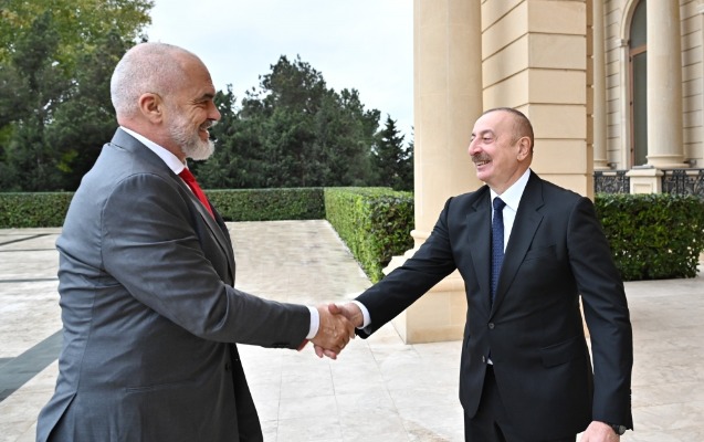 Prezident Edi Ramaya Leyla Əliyevanın çəkdiyi rəsmi hədiyyə etdi - Fotolar - Yenilənib