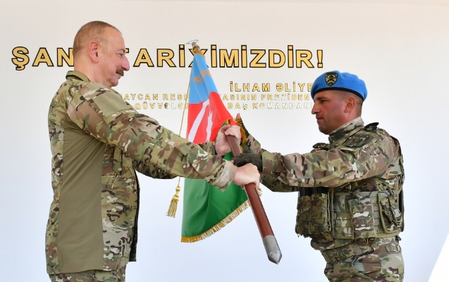 Prezidentin MN-in komando hərbi hissəsindən - Fotoları - Yenilənib