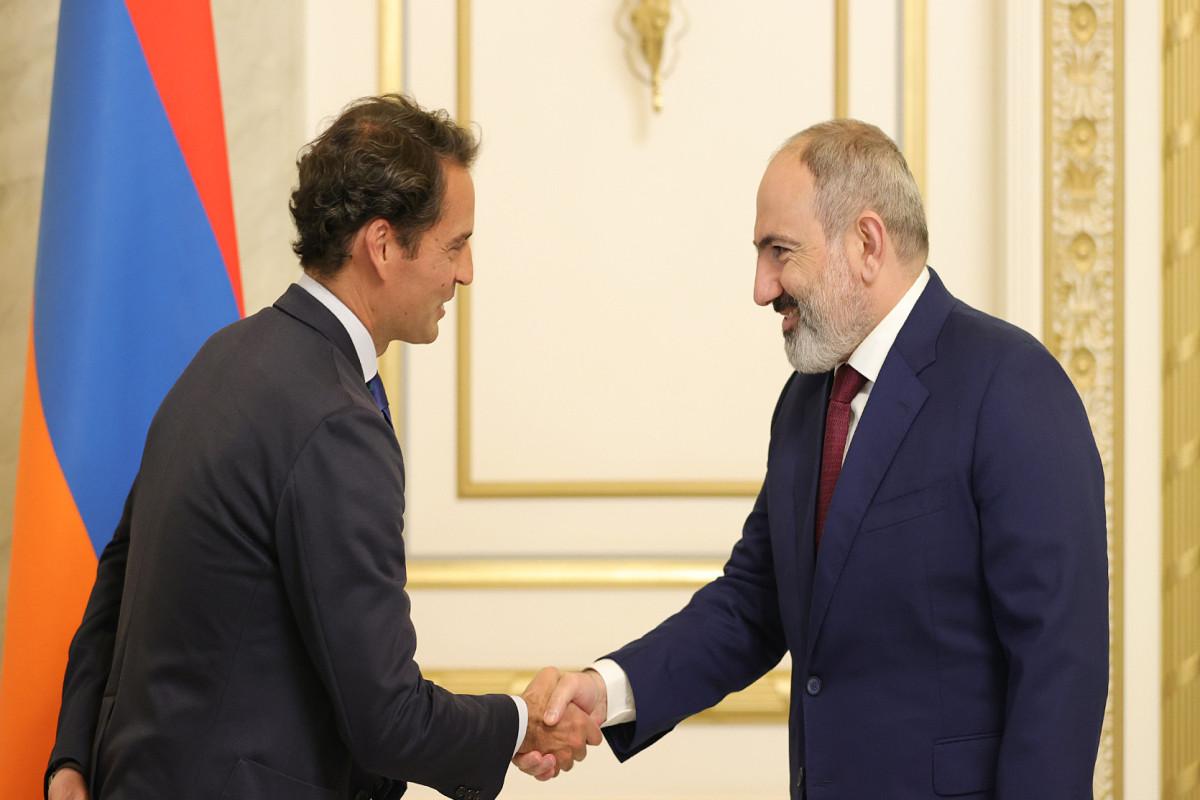Paşinyan NATO rəsmisi ilə Azərbaycanla sərhədin demarkasiyasını müzakirə edib