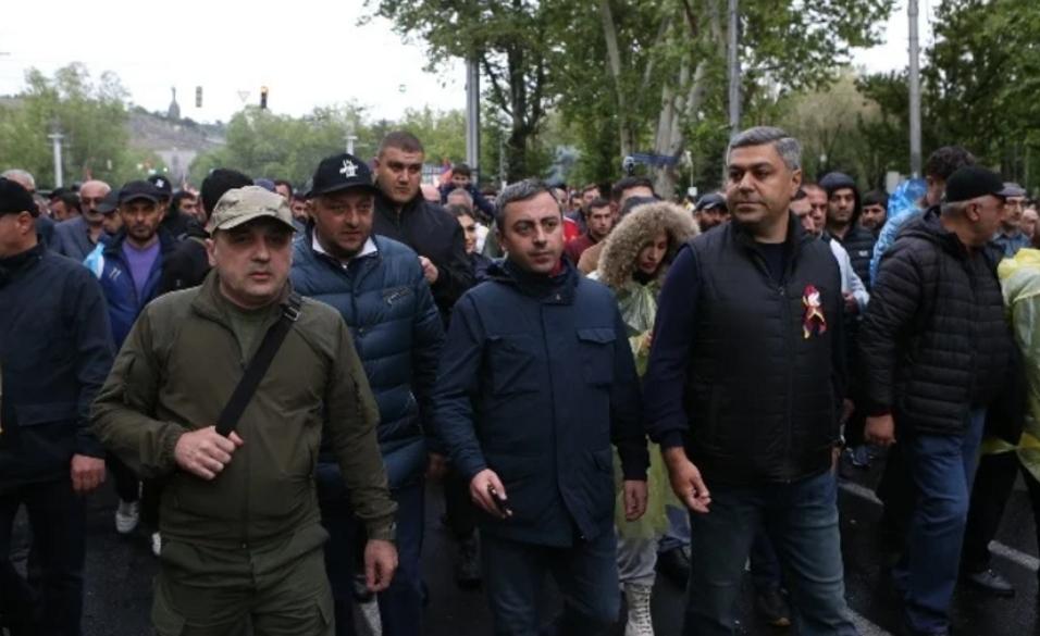 Paşinyanın əleyhinə aksiya keçirilir - Koçaryanın oğlu saxlanılıb (Yenilənib)