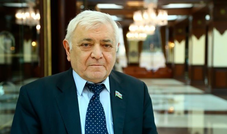 Aqil Abbas bu sözə görə üzr istədi
