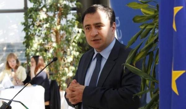 Dövlətin puluna Brüsseldə şəxsi ev alan səfir