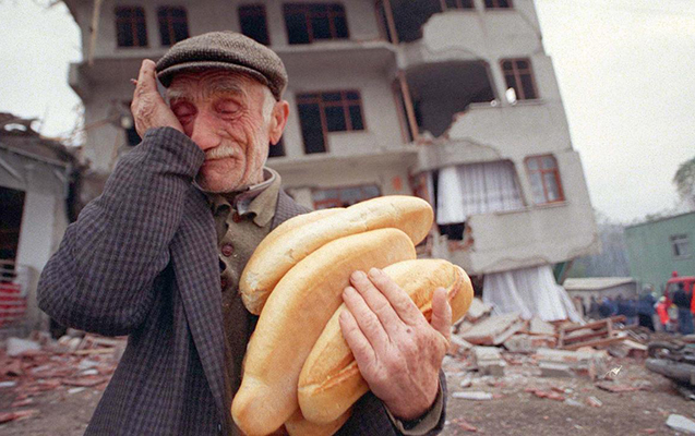 Minlərlə insanın dünyasını dəyişdirən dəhşətli 45 saniyə... - Fotolar