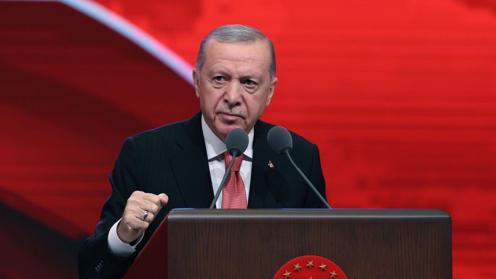 Ərdoğan nazirliyin 29 yüksək vəzifəli məmurunu vəzifədən azad edib