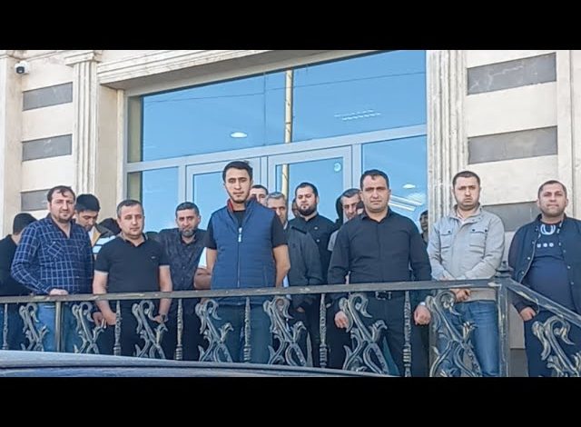 “Badamlı”nın işçiləri etiraz edirlər – “Veysəloğlu” şirkətə əl qoyub…