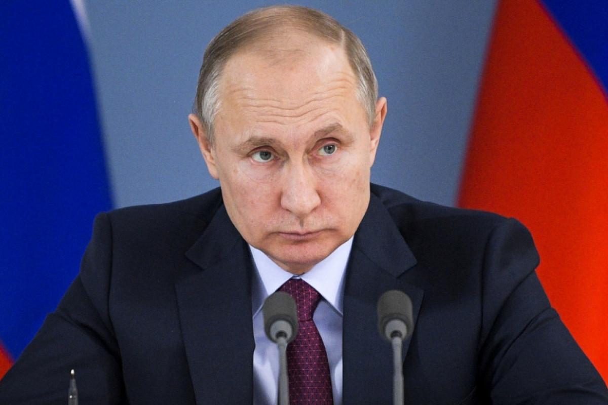 Putin Krıma səfər edib